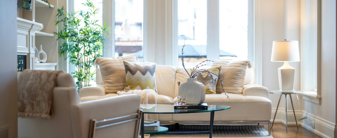 10 Neutral Throw Pillows to Instantly Cozy Up Your Sofa